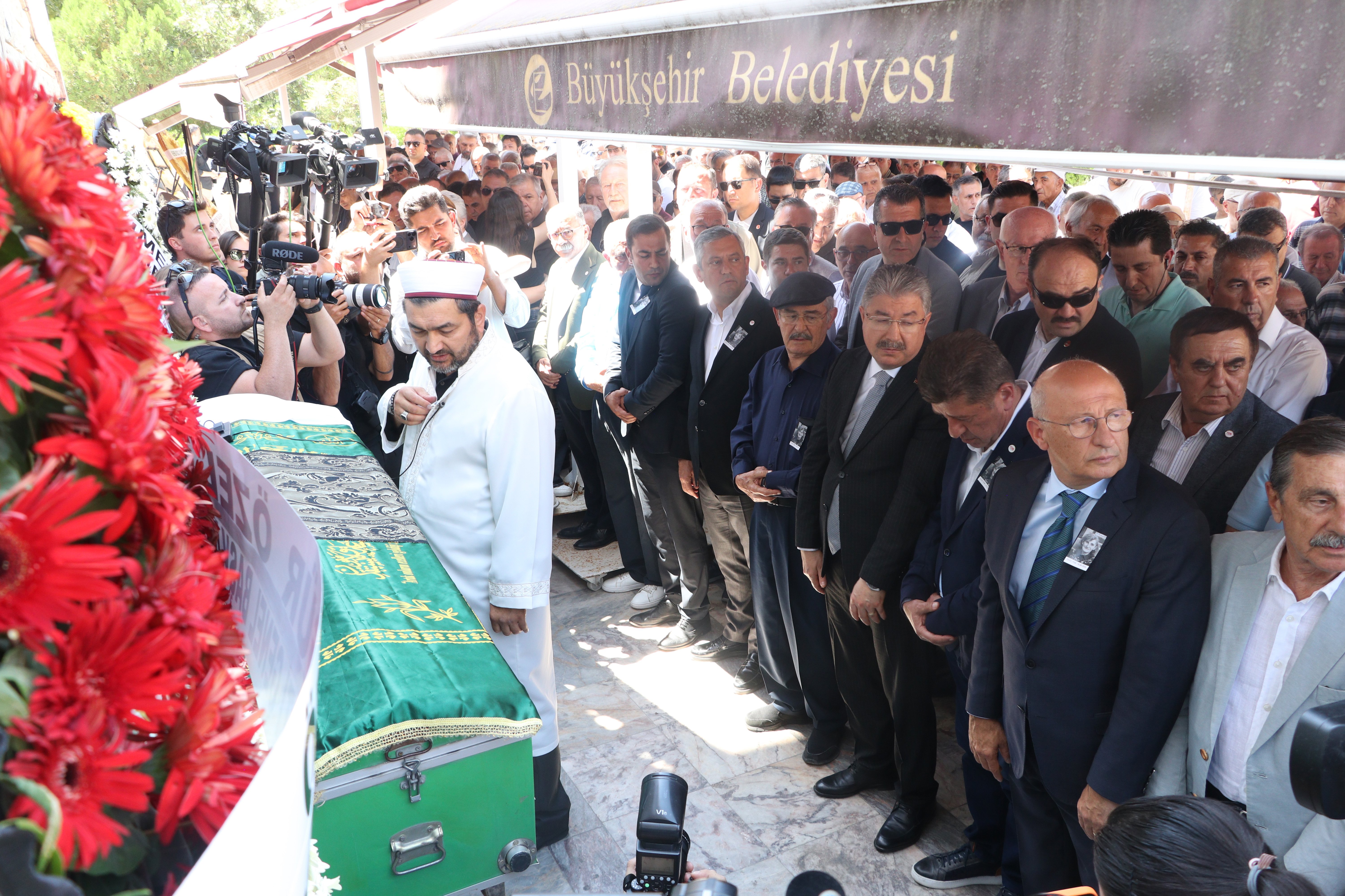 CHP Genel Başkanı Özgür Özel,