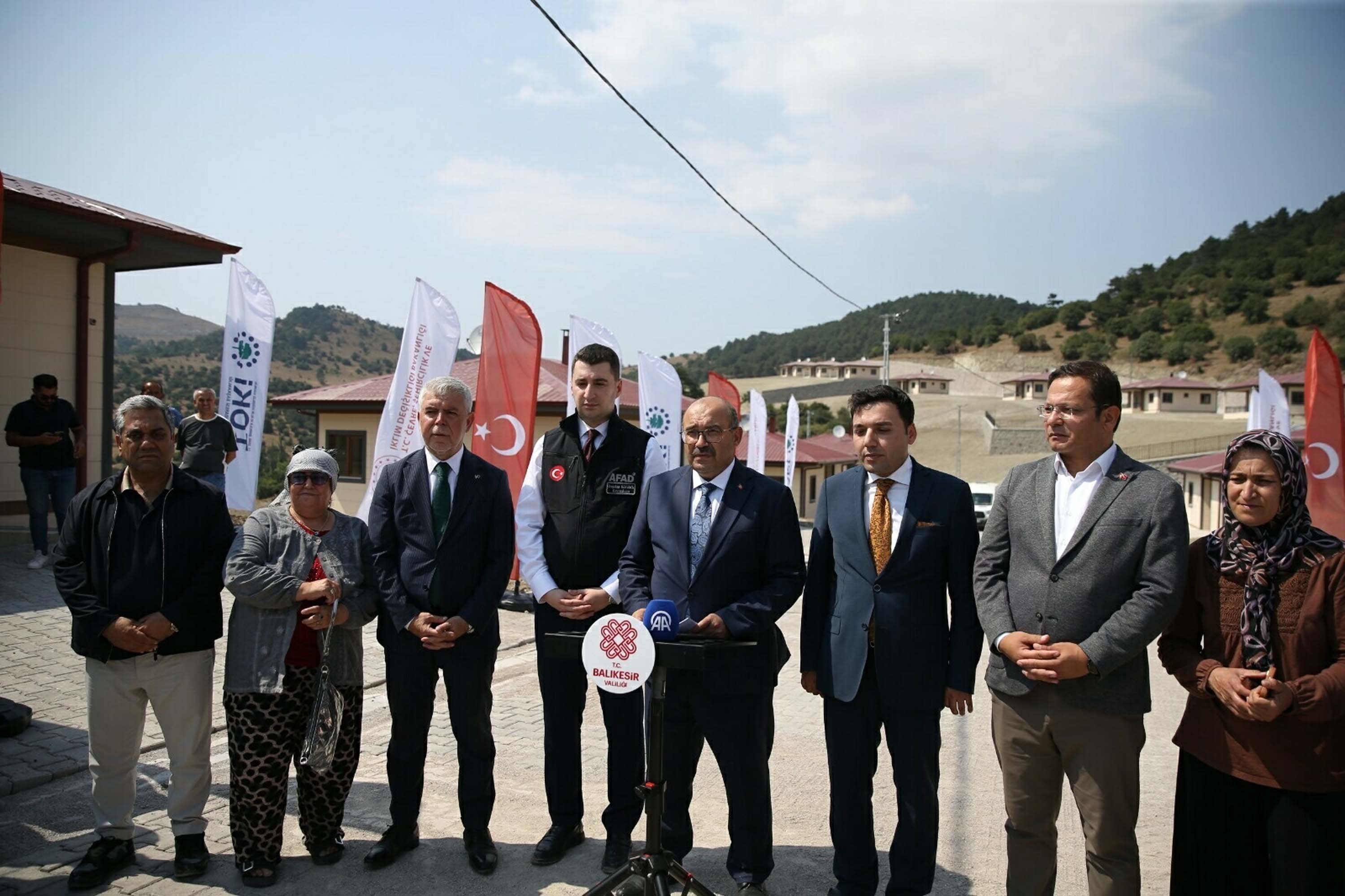 Balıkesir Sındırgı'da depremzedeler için