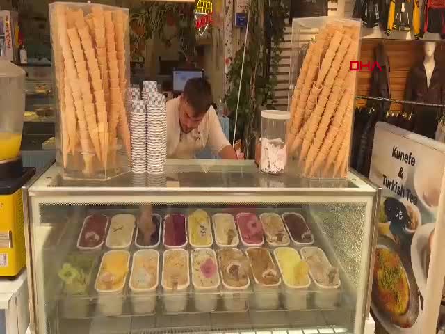 Bodrum'da bir top dondurma