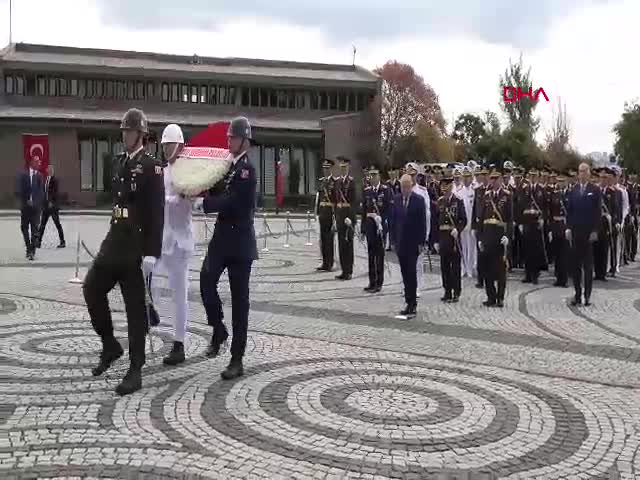 Milli Savunma Bakanı Yaşar