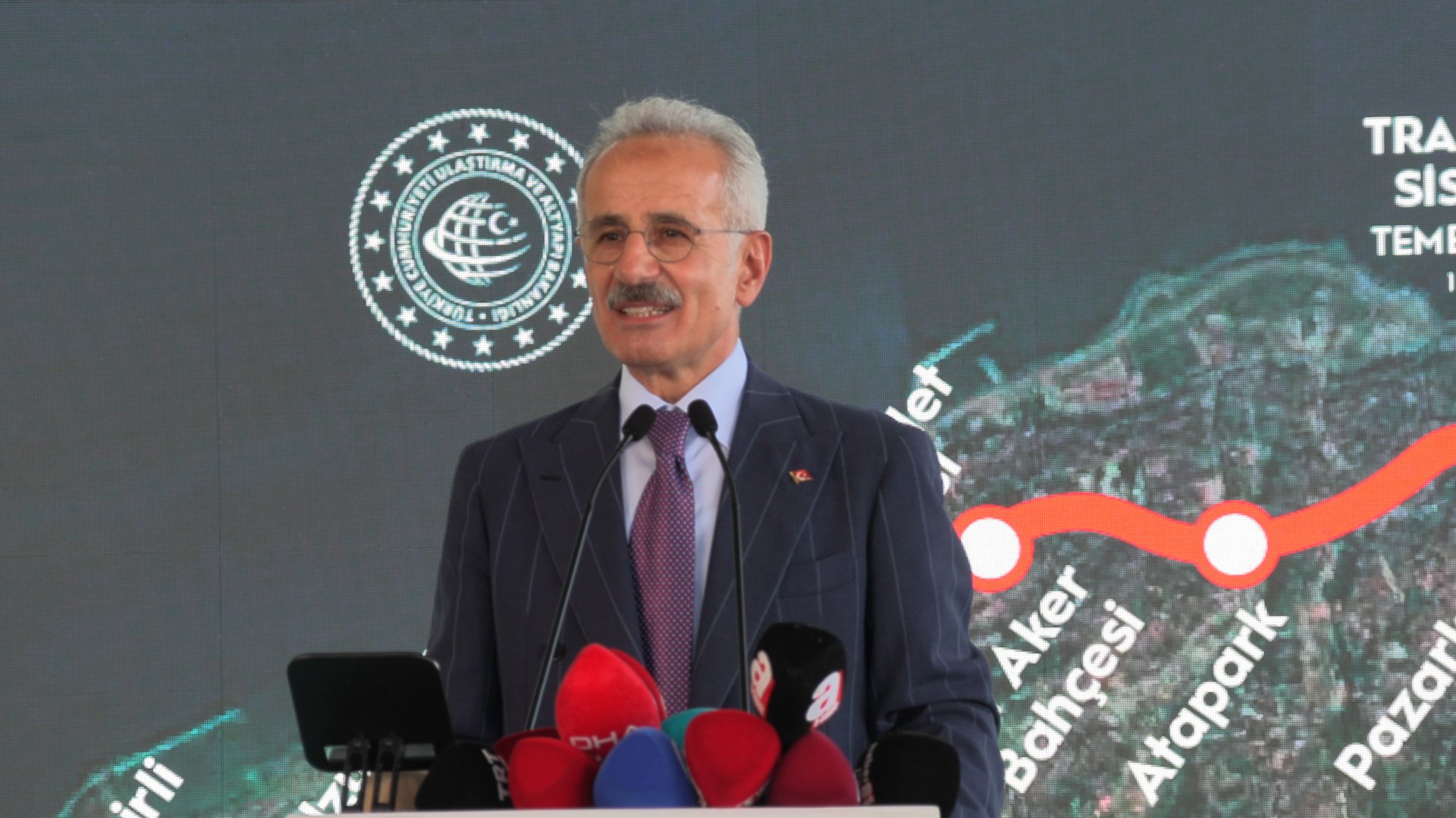 Ulaştırma ve Altyapı Bakanı Abdulkadir
