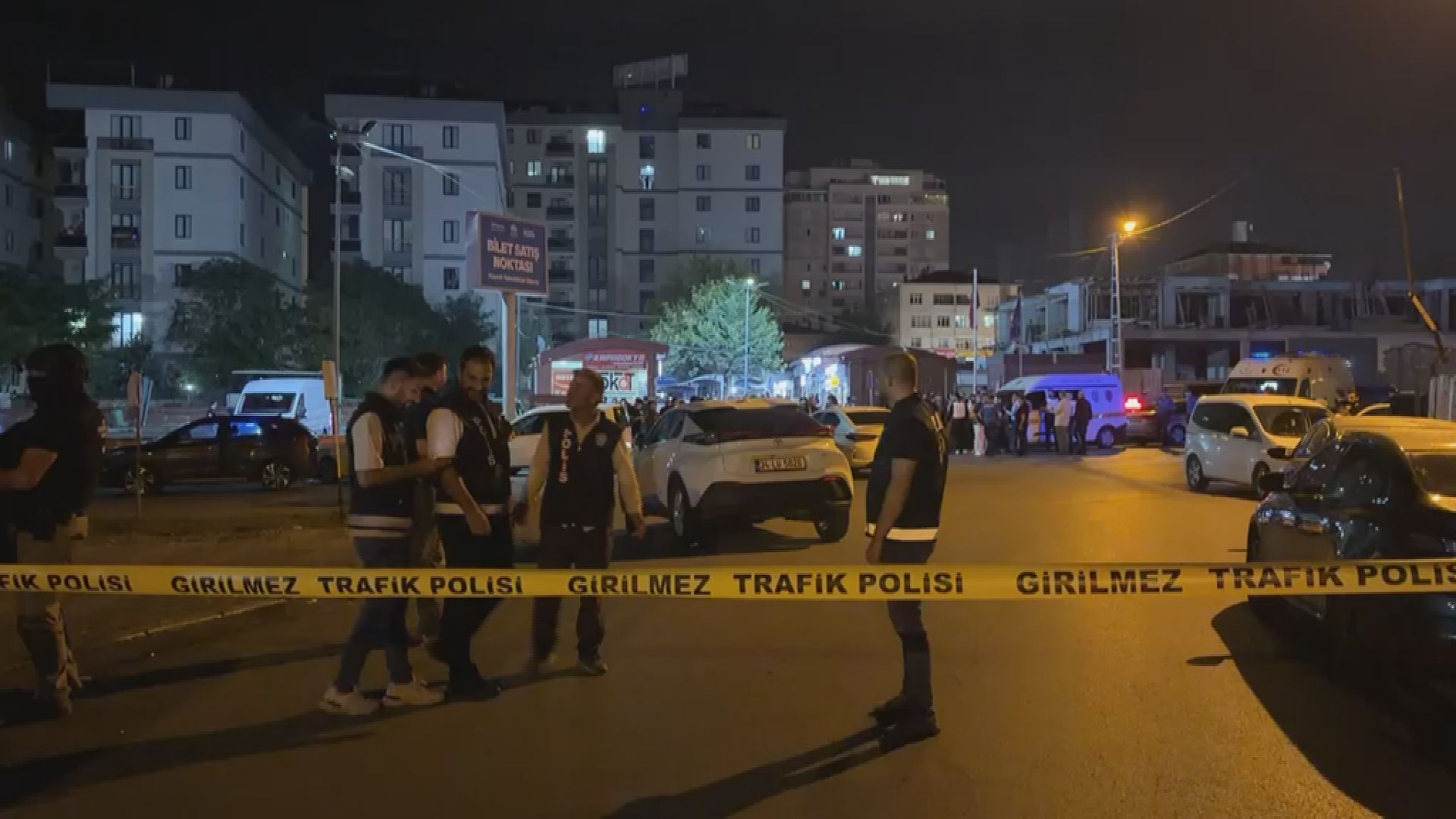 Sultanbeyli’de DEAŞ operasyonu: Polise ateş açan terörist etkisiz hale getirildi!