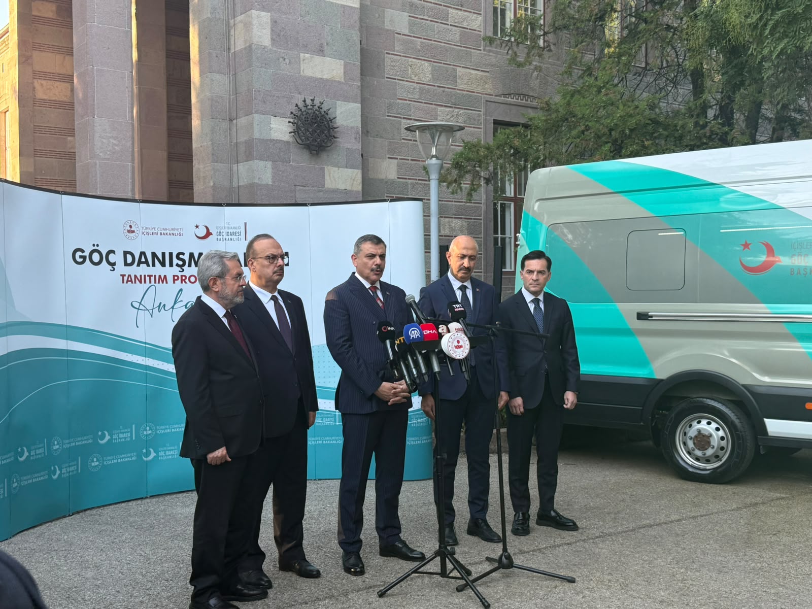 İçişleri Bakanı Mustafa Çiftçi, okul