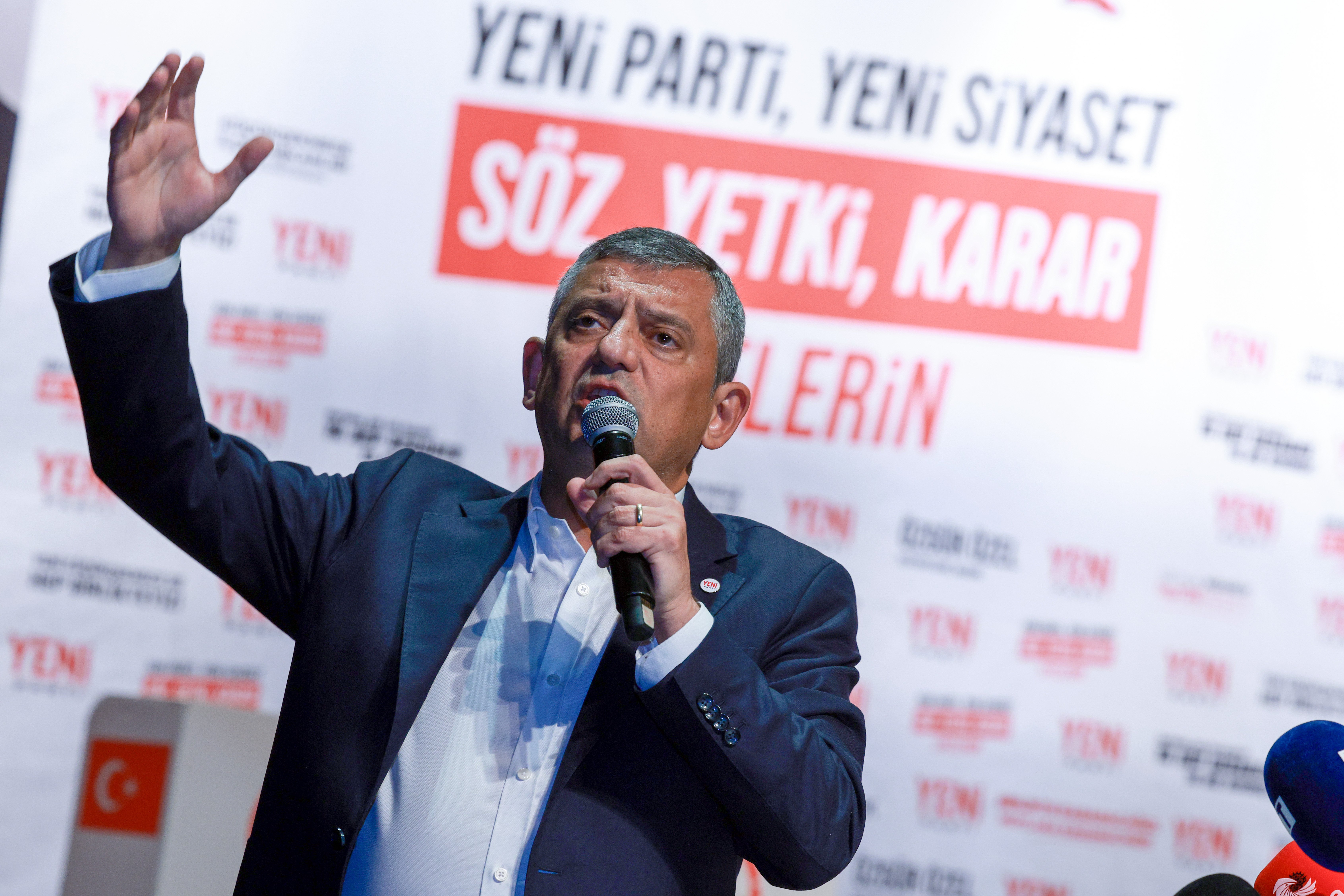 Yeni Parti Genel Başkanı Özgür