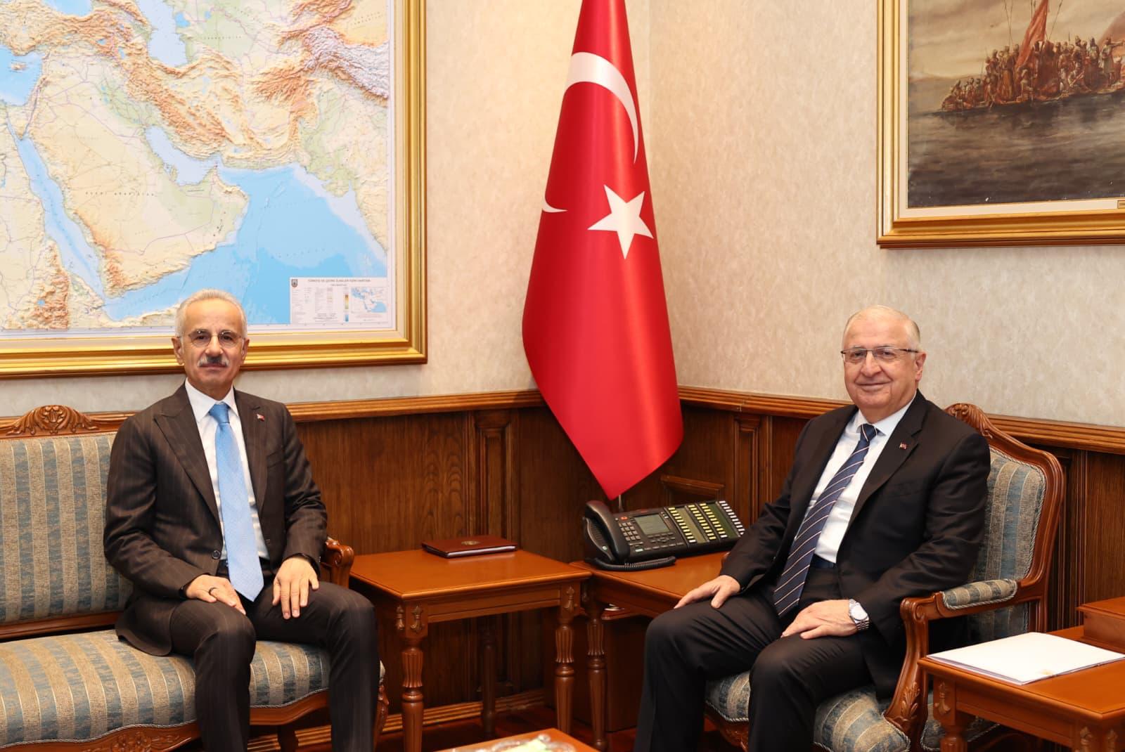 Milli Savunma Bakanı Yaşar Güler