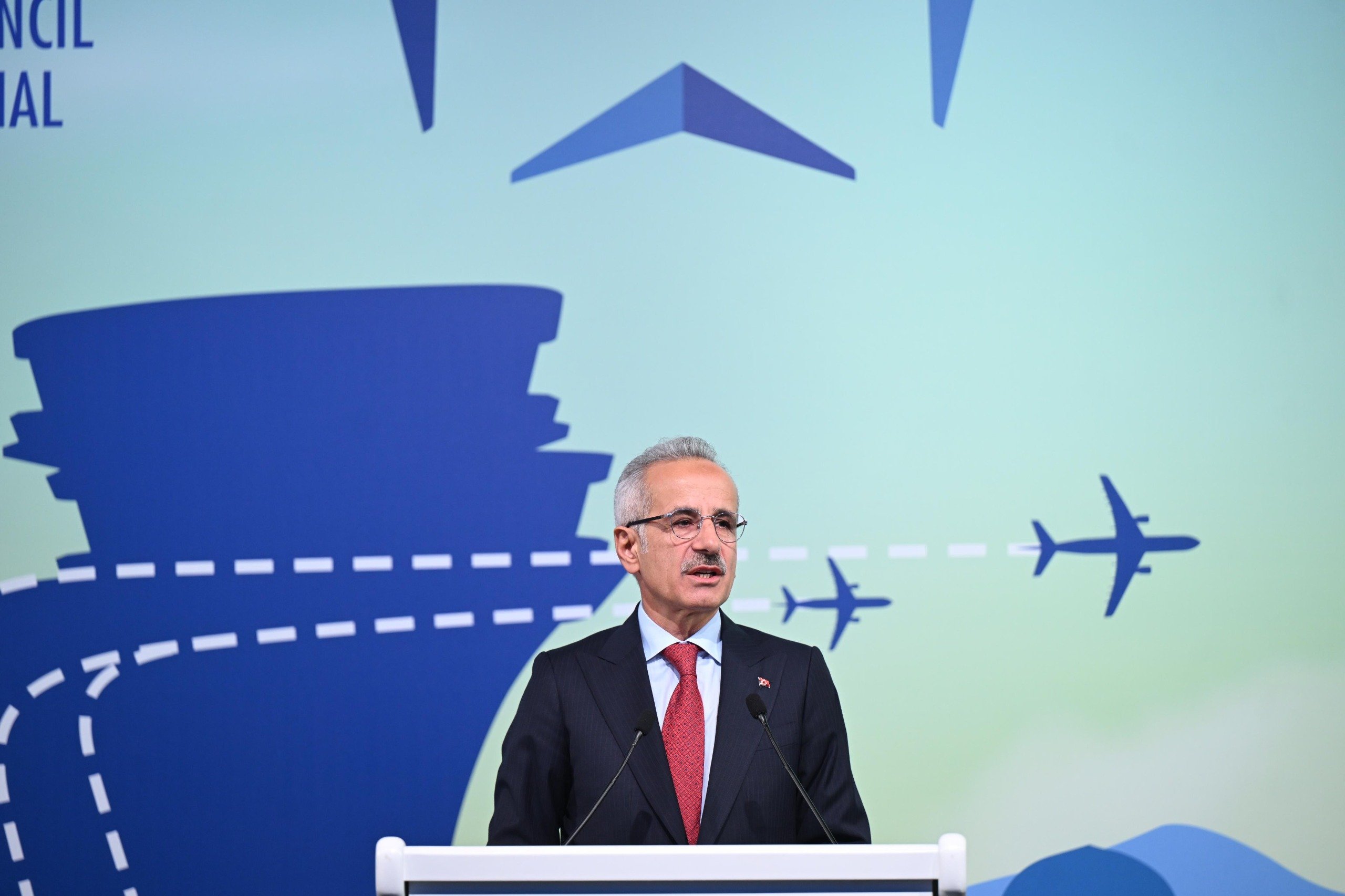 Ulaştırma ve Altyapı Bakanı Abdulkadir
