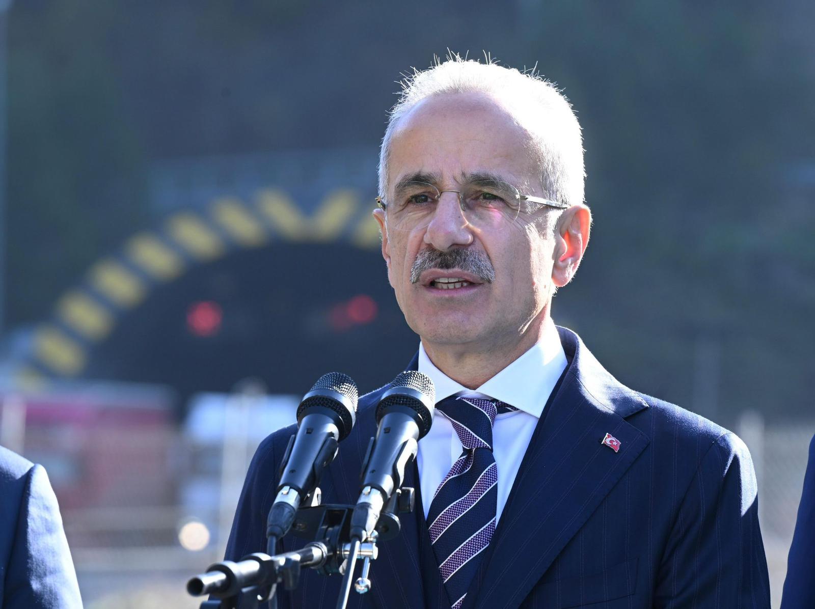 Ulaştırma ve Altyapı Bakanı Abdulkadir