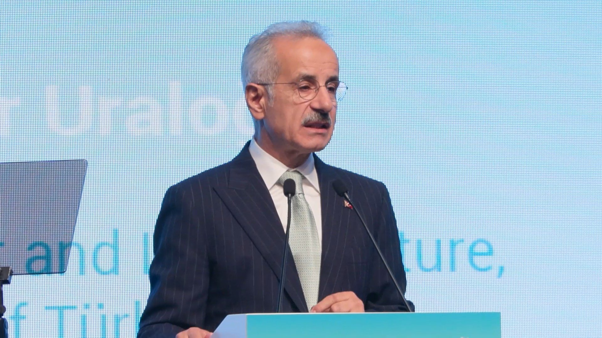 Ulaştırma ve Altyapı Bakanı Abdulkadir