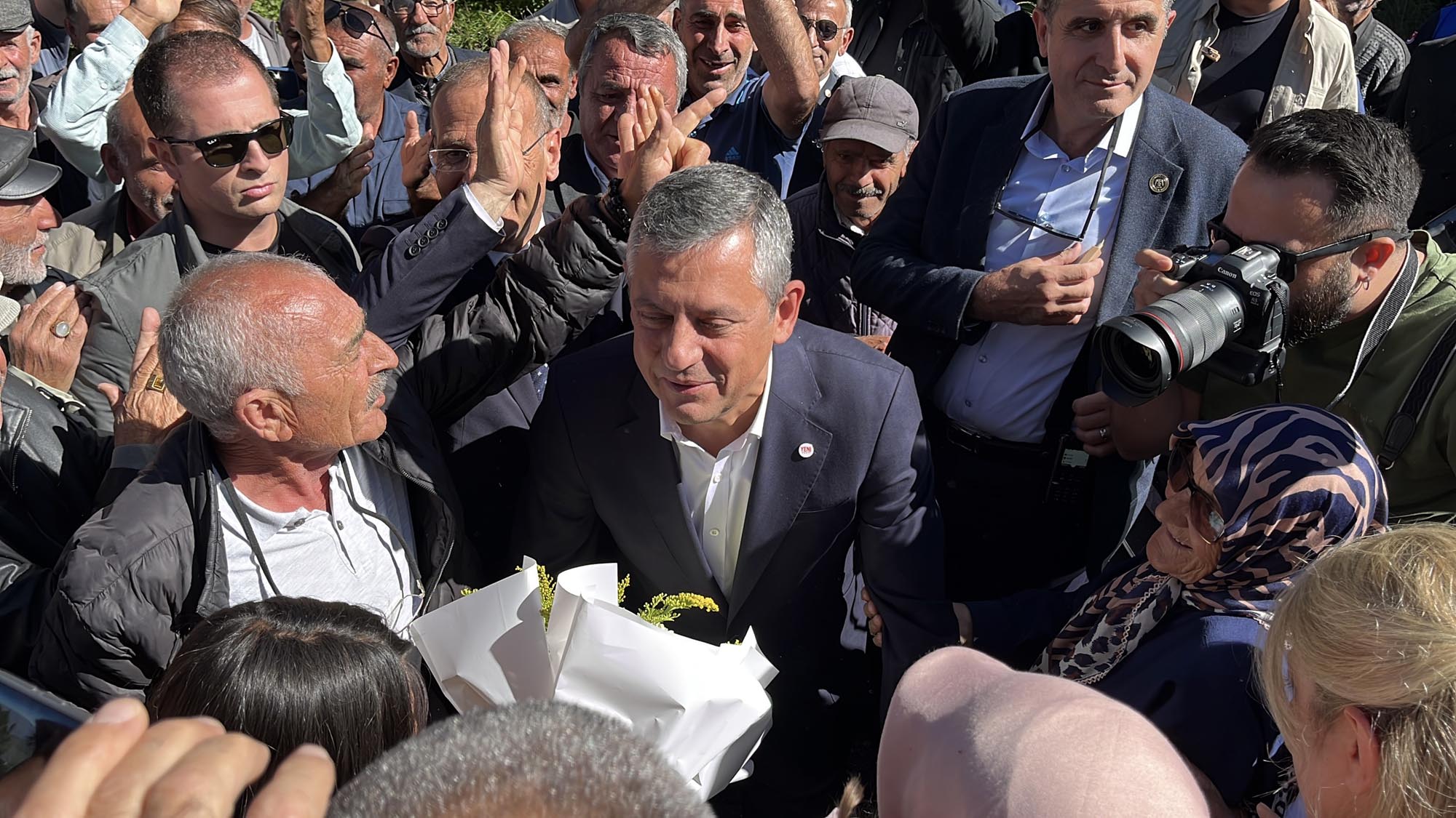 Yeni Parti Genel Başkanı Özgür