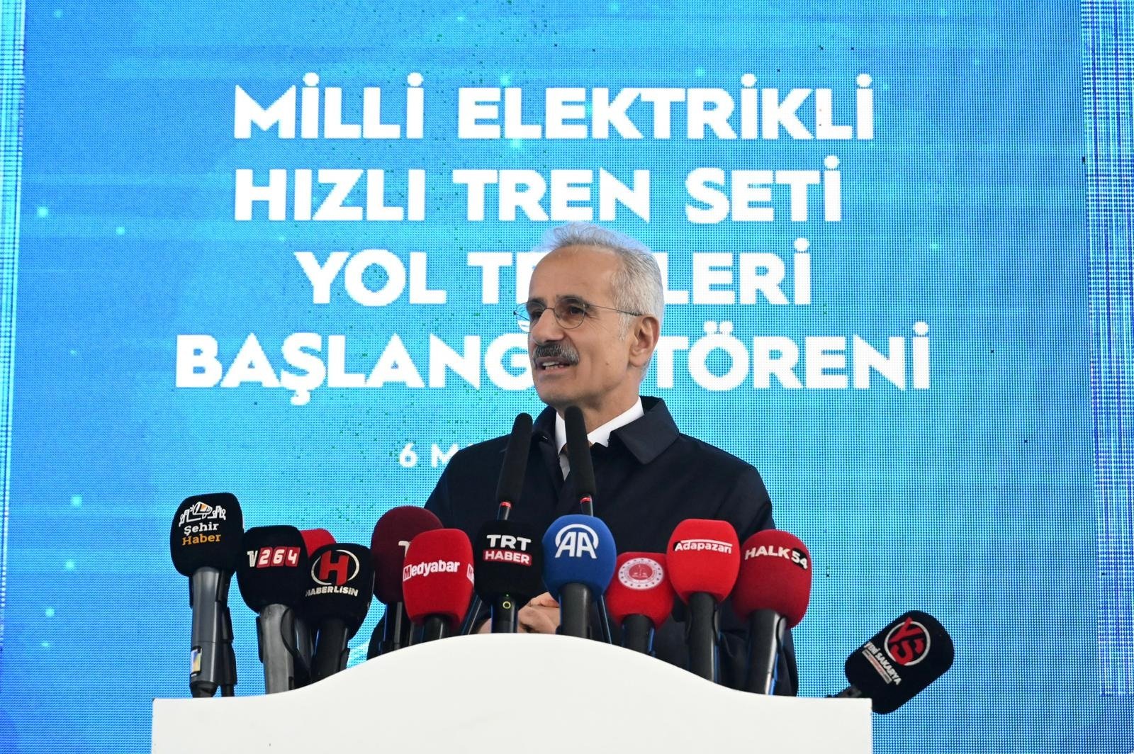 Ulaştırma ve Altyapı Bakanı Abdulkadir