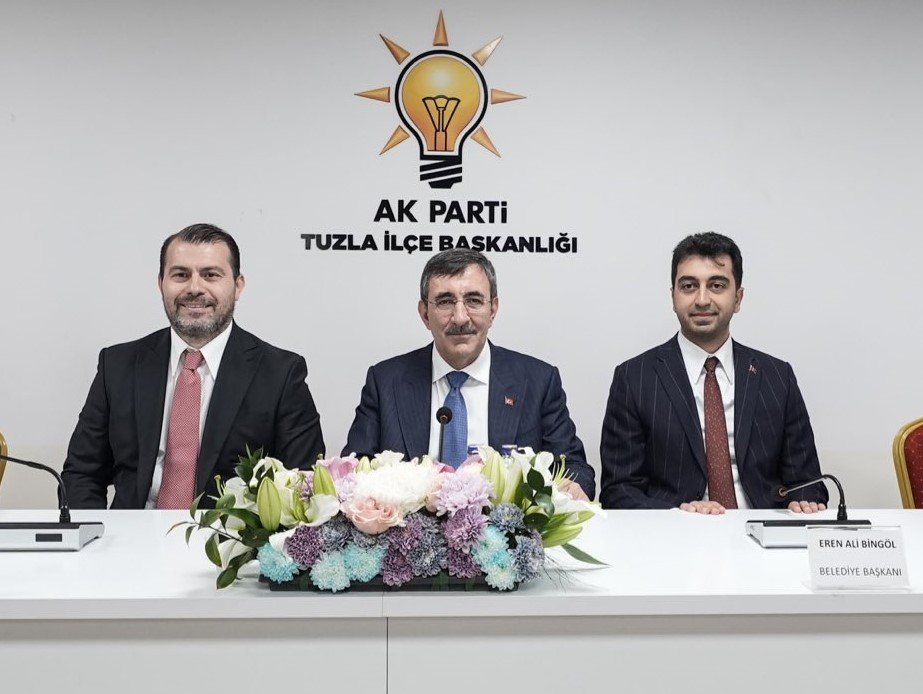 Cumhurbaşkanı Yardımcısı Cevdet Yılmaz, AK