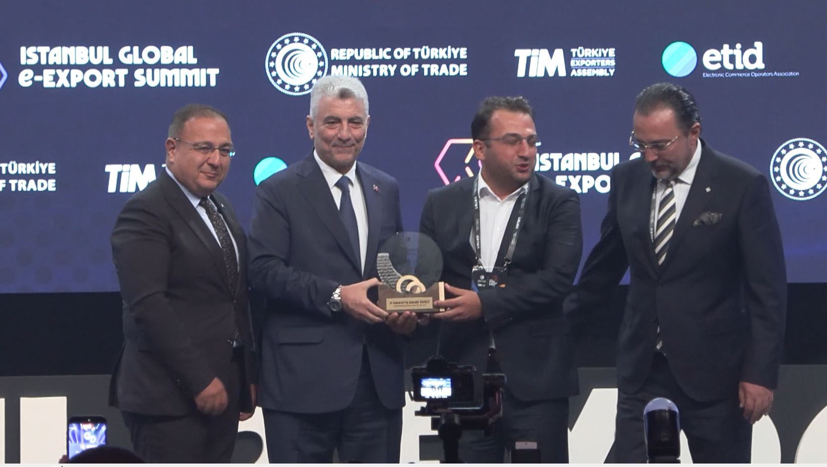 Bakan Bolat: Türkiye’de 2025 yılında e-ticaret hacmi yüzde 52,2 artarak 4 trilyon 570 milyar liraya ulaştı