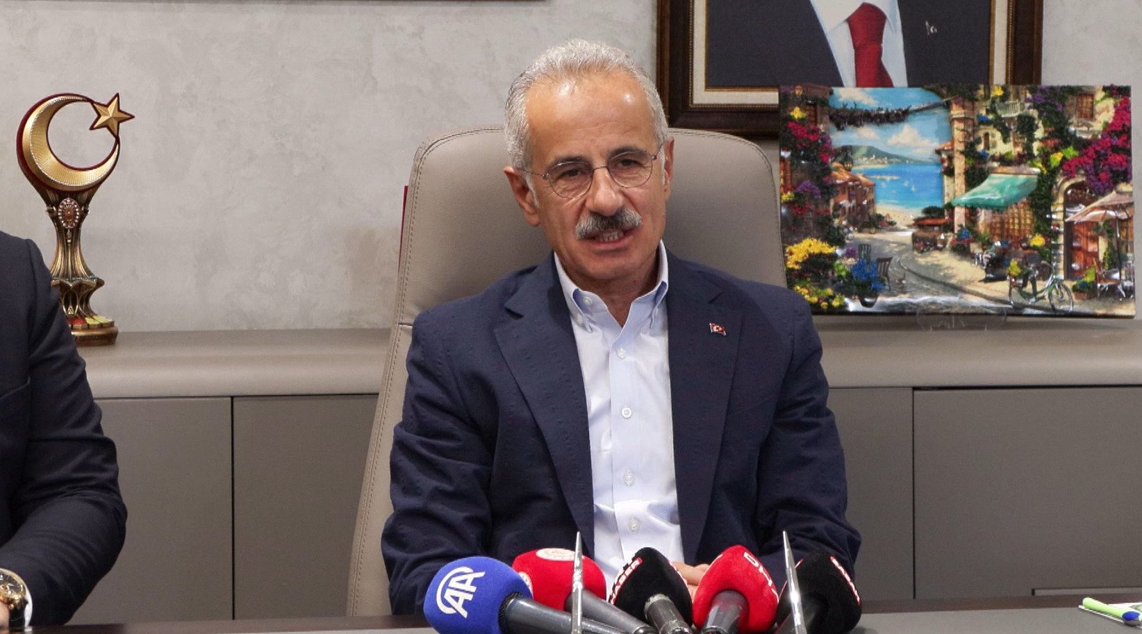 Ulaştırma ve Altyapı Bakanı Abdulkadir