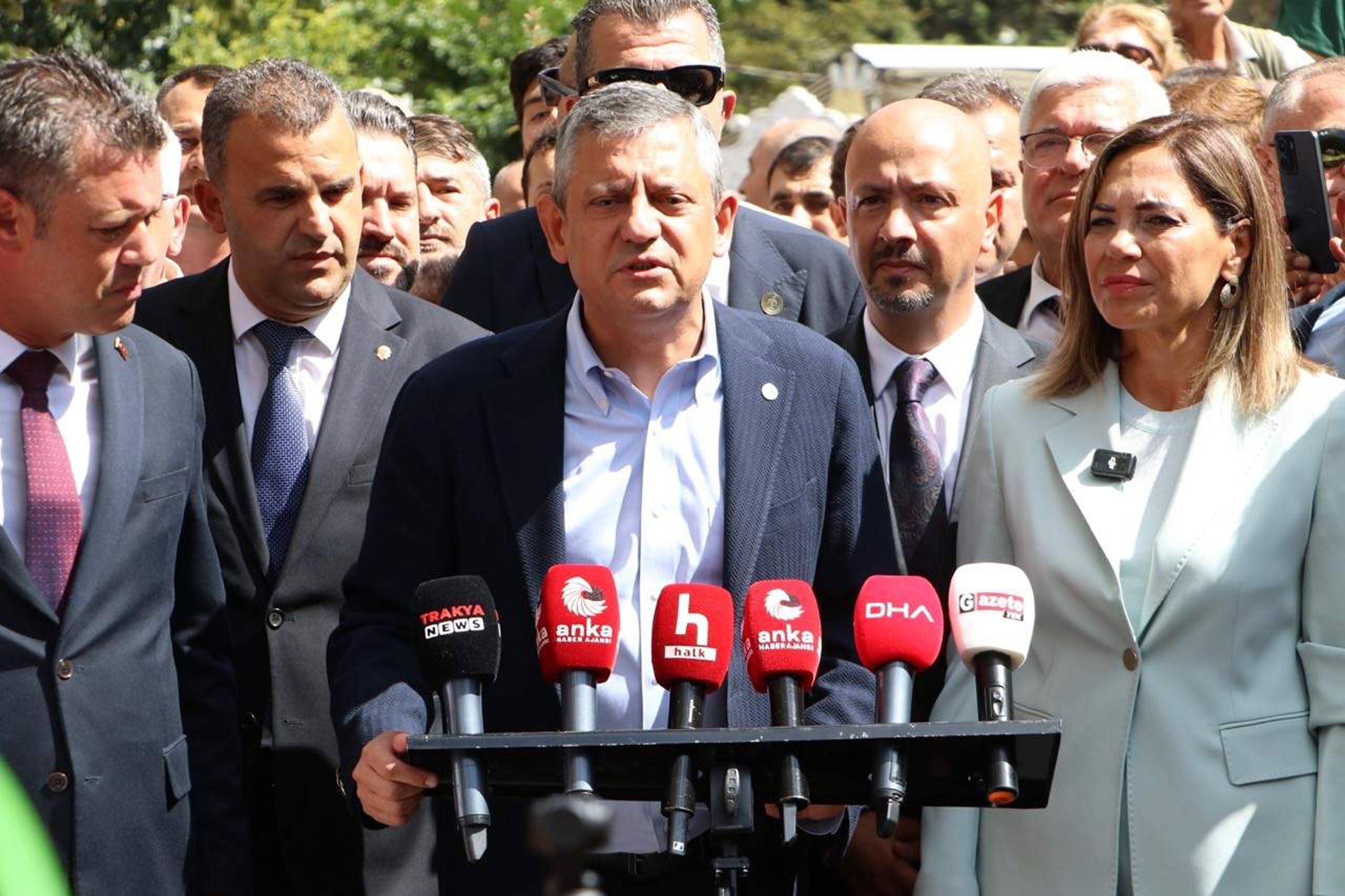 Yeni Parti Genel Başkanı Özgür