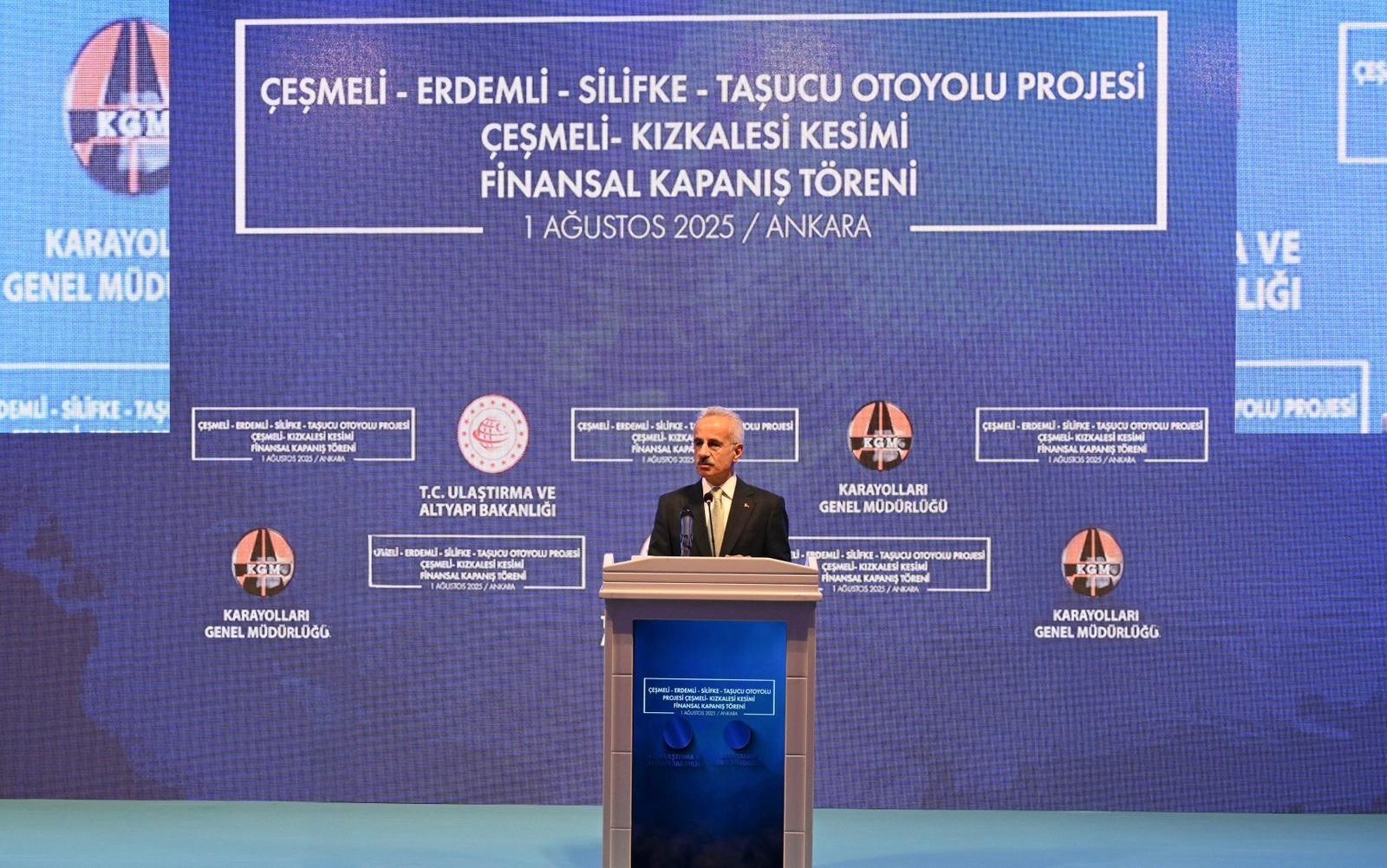 Ulaştırma ve Altyapı Bakanı Abdulkadir