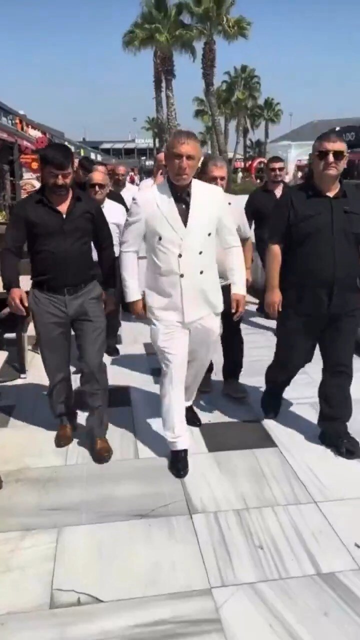 Sosyal medyada 'Vanlı iş insanı'