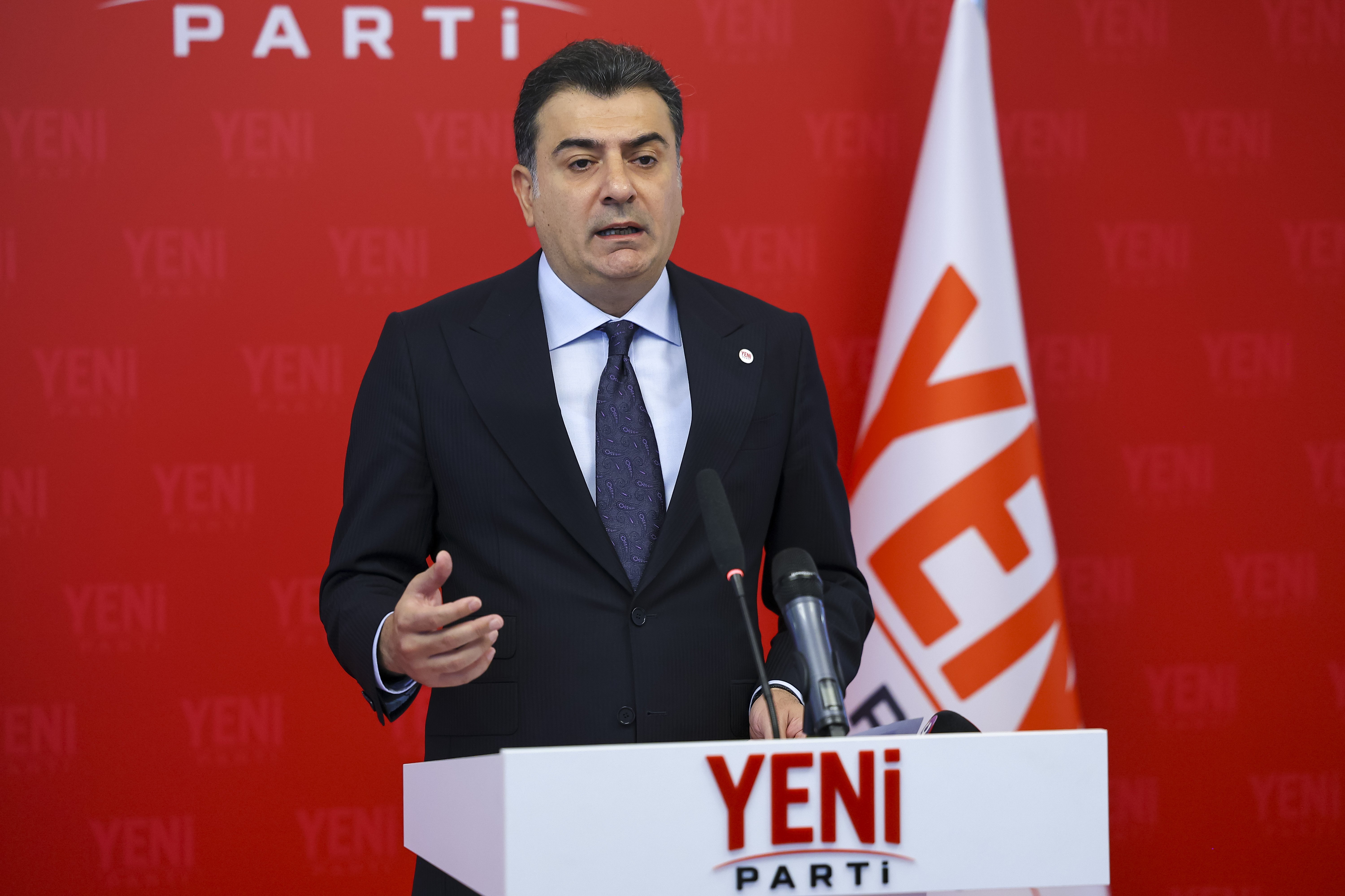 Yeni Parti Sözcüsü Zeynel Emre,