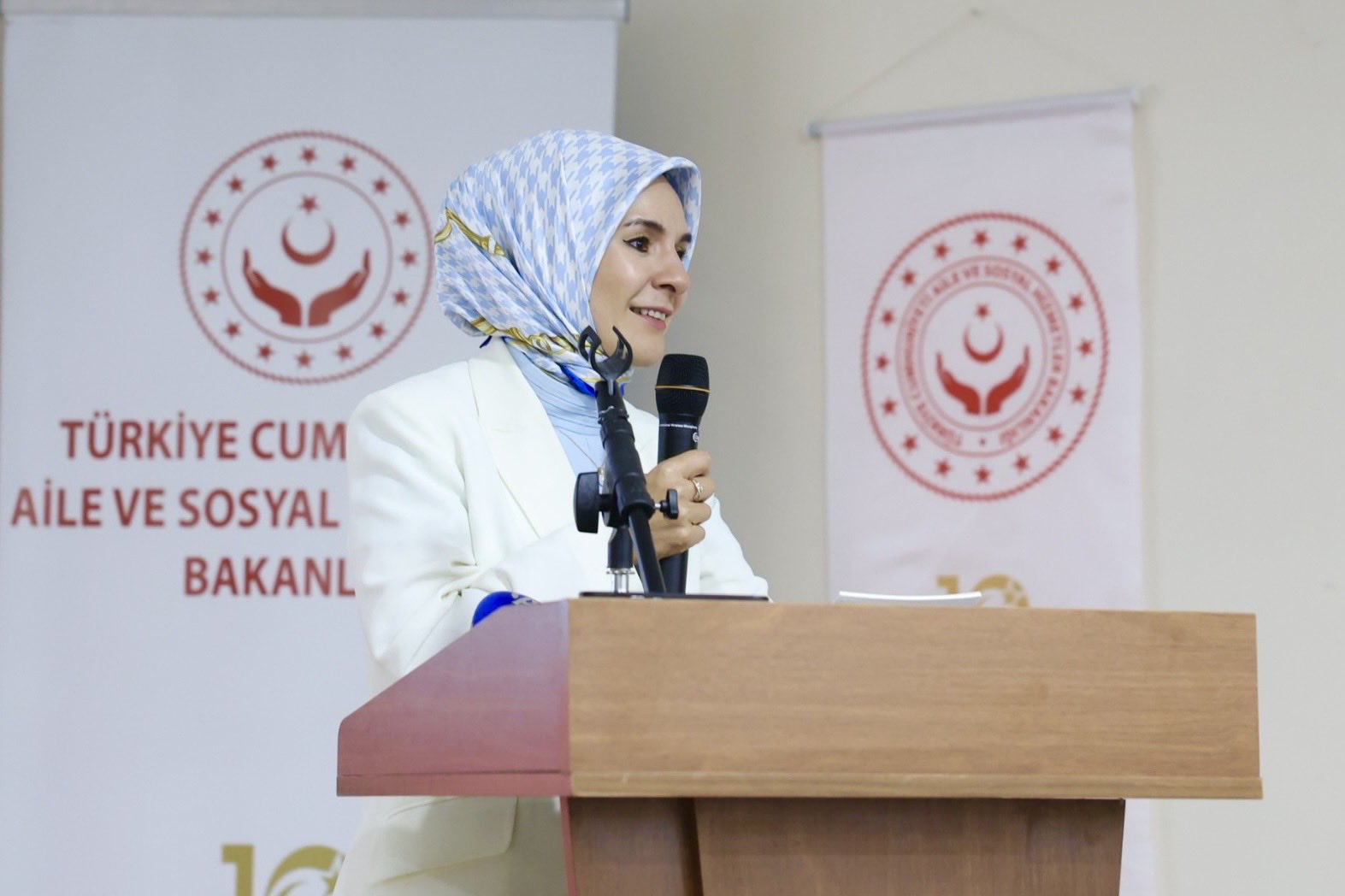 Aile ve Sosyal Hizmetler Bakanı