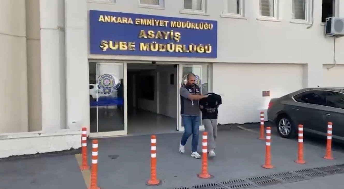 Ankara'da kendilerini polis ve savcı