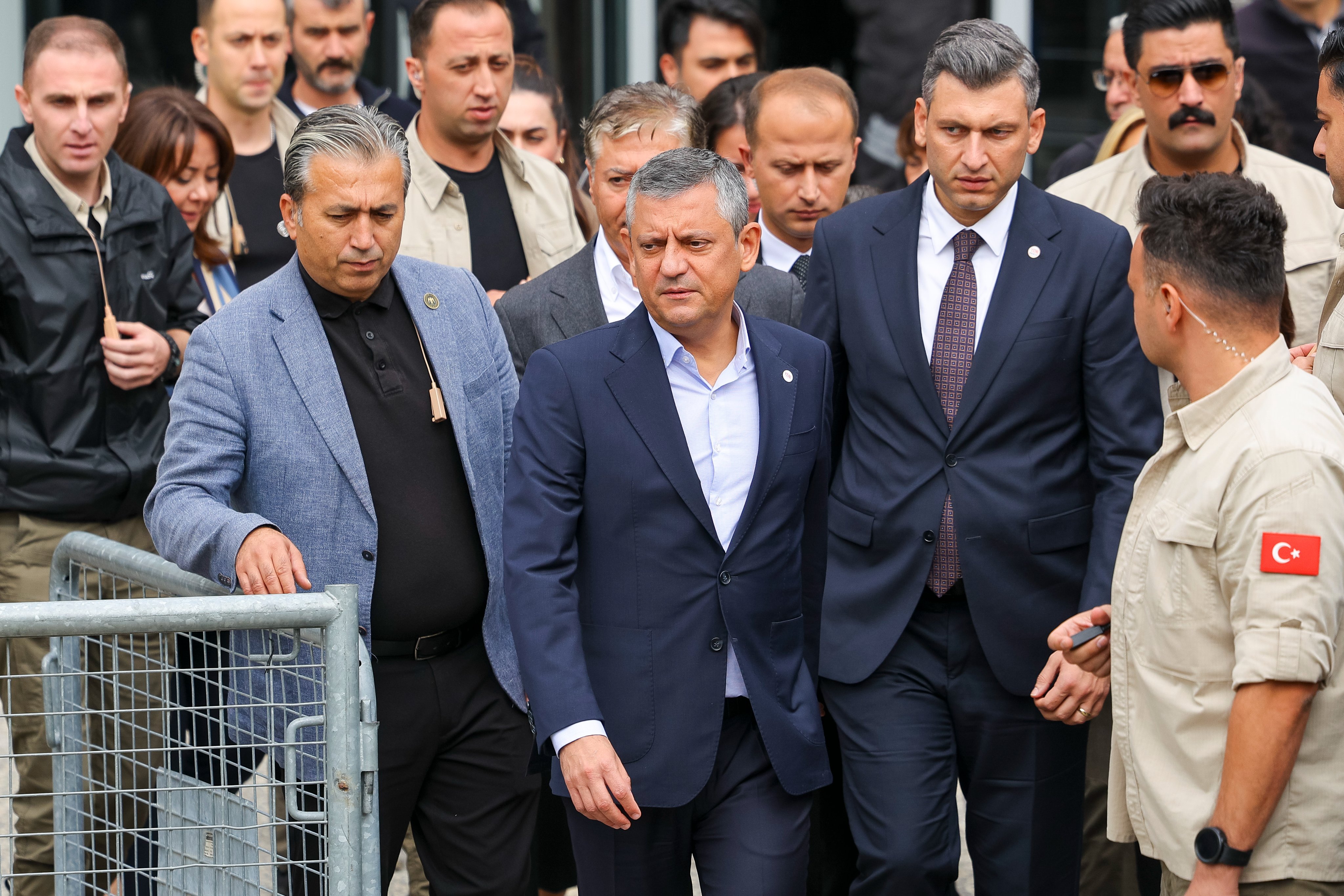 Yeni Parti Genel Başkanı Özgür