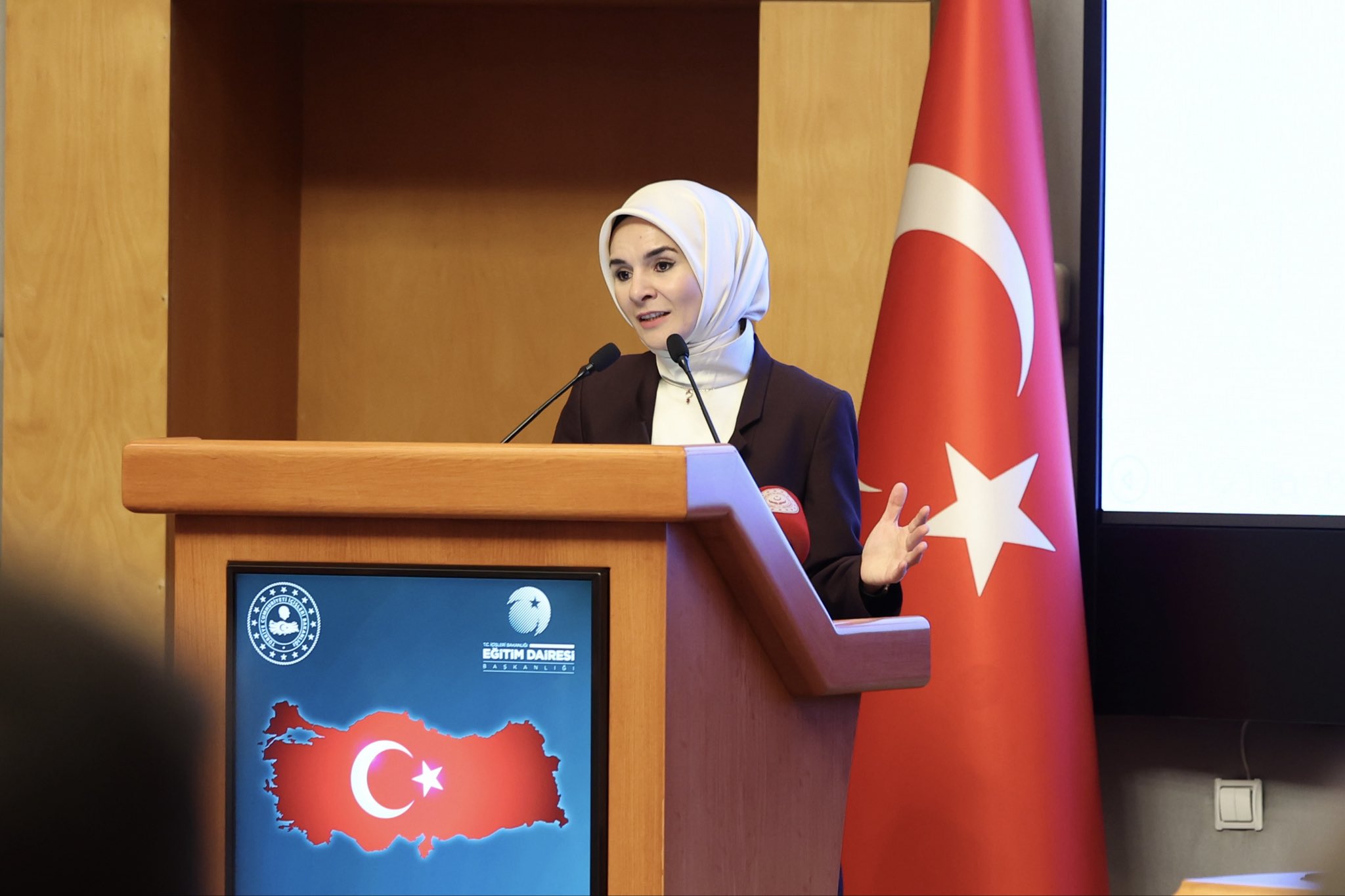 Aile ve Sosyal Hizmetler Bakanı