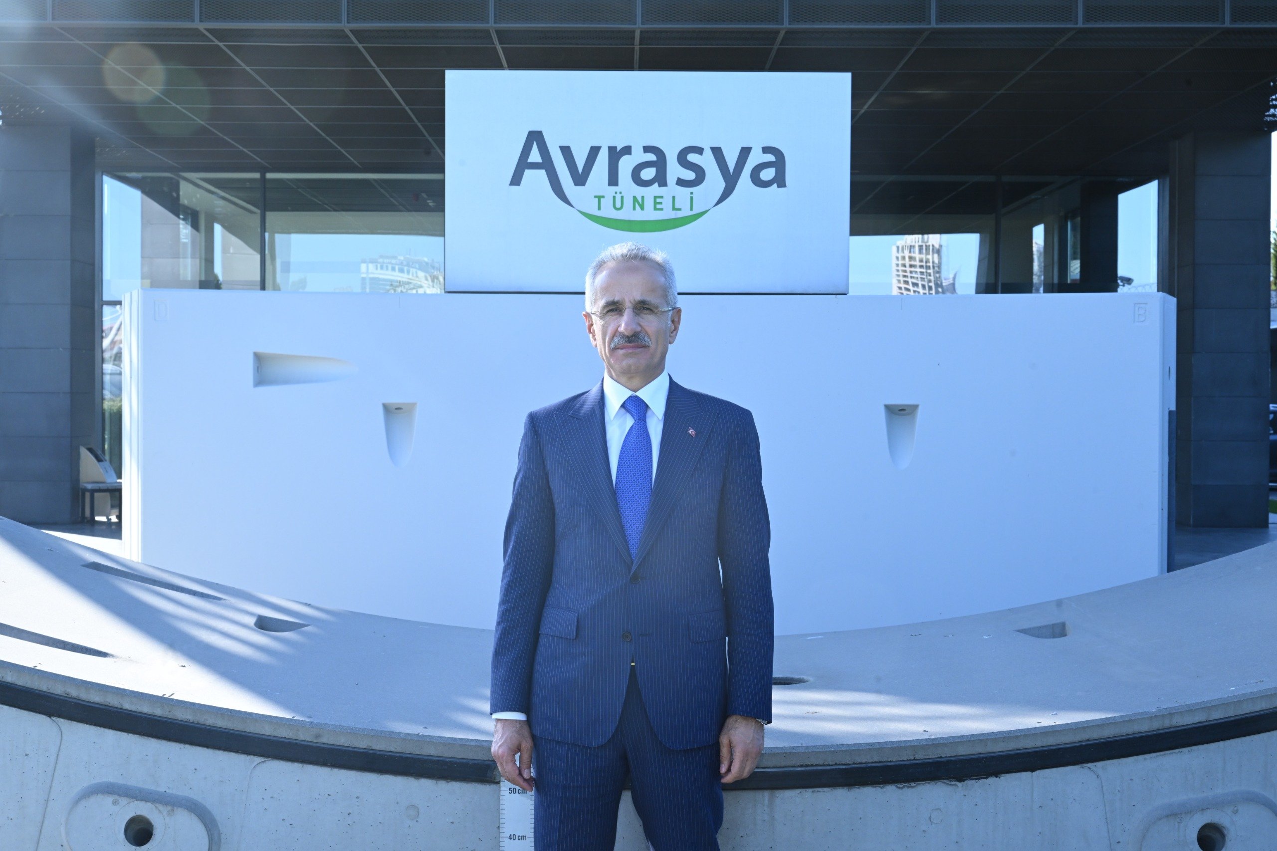 Ulaştırma ve Altyapı Bakanı Abdulkadir