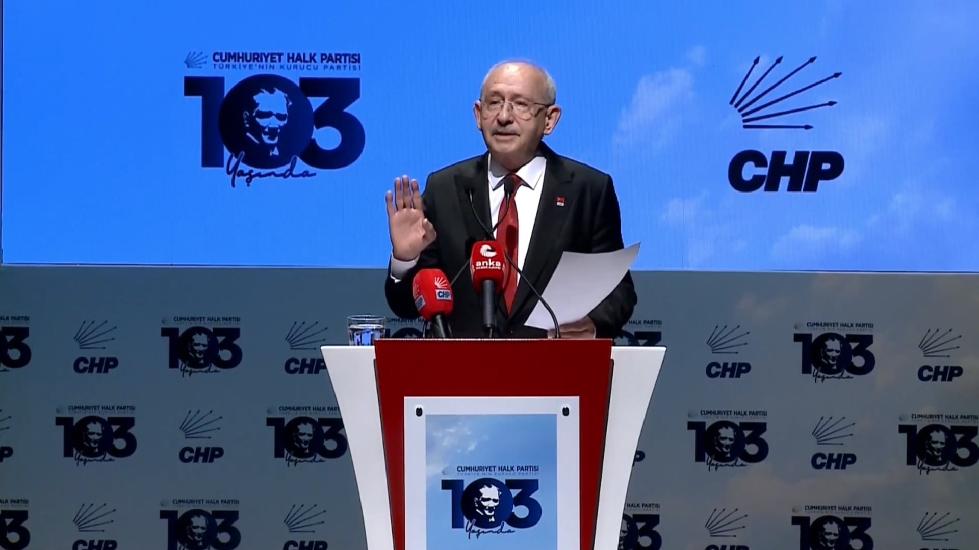 CHP lideri Kemal Kılıçdaroğlu, partisinin