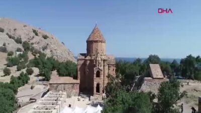 Van'daki Akdamar Kilisesi'nde 14'üncü ayin