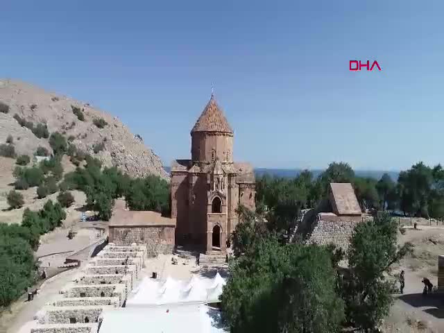 Van'daki Akdamar Kilisesi'nde 14'üncü