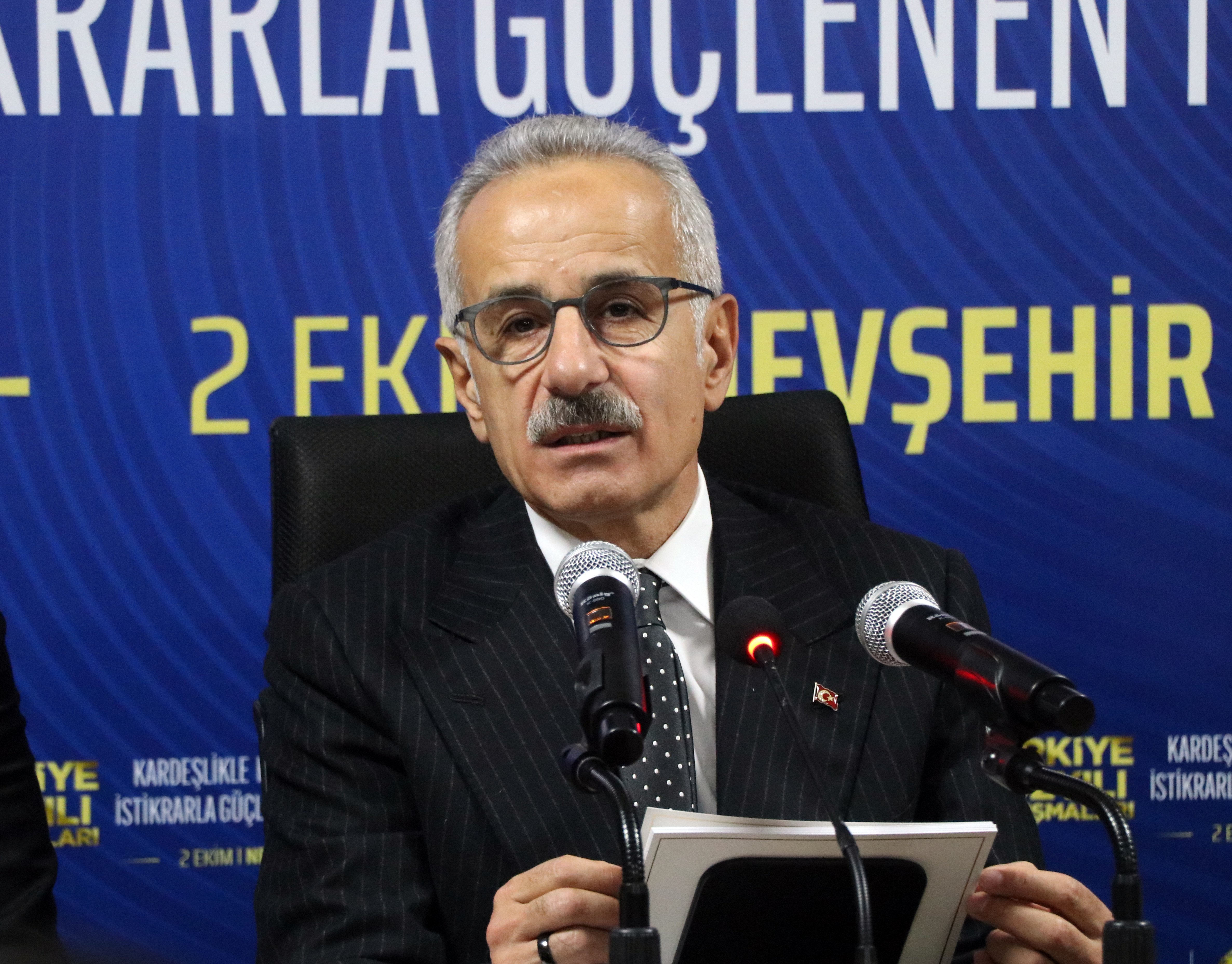 Ulaştırma ve Altyapı Bakanı Abdulkadir