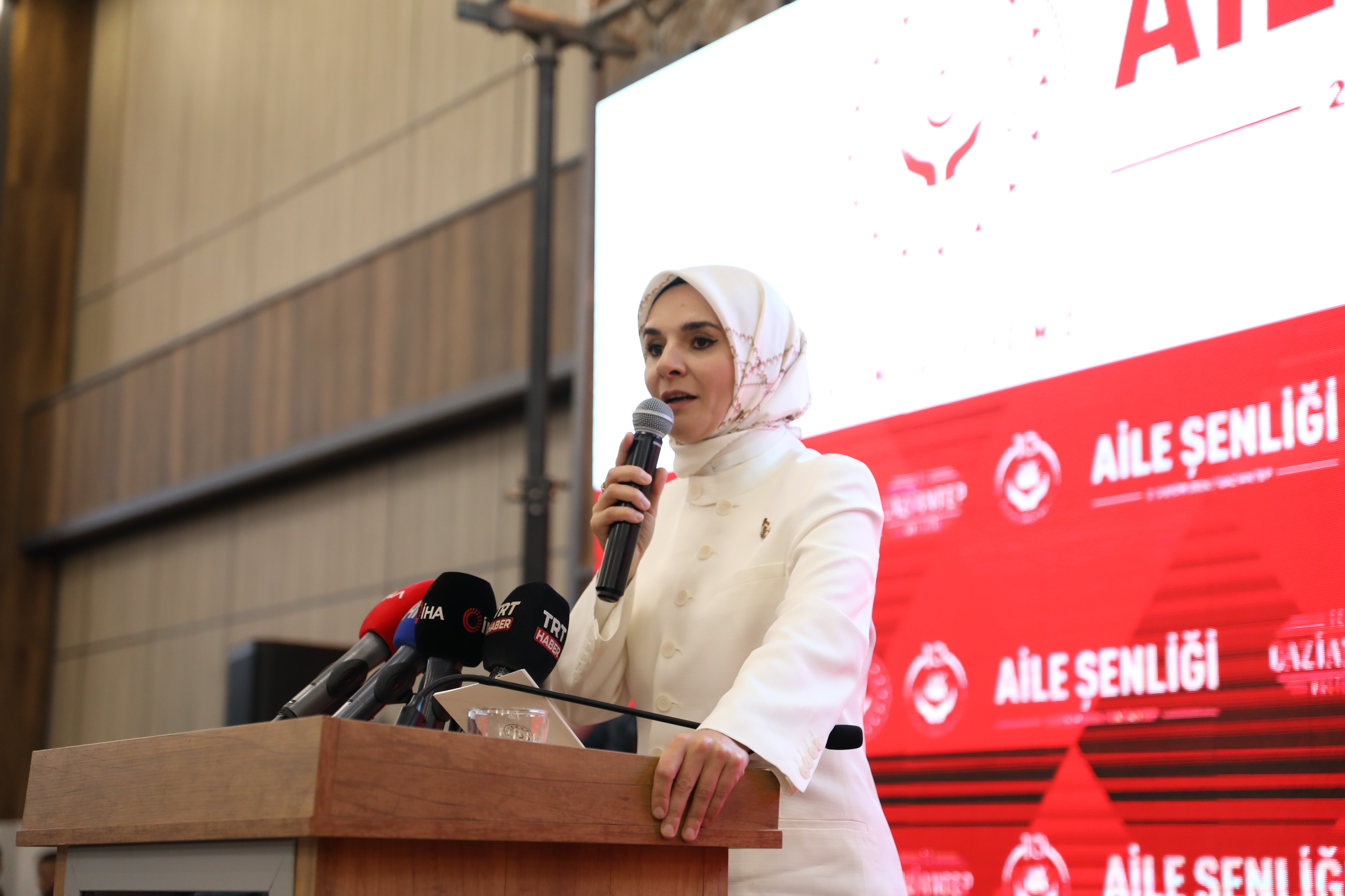 Aile ve Sosyal Hizmetler Bakanı